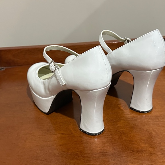 Funtasma Mary Jane Pump, White, Size 8 - Picture 2 of 10